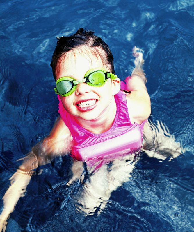 Little girl with swim goggles - Summer.jpg