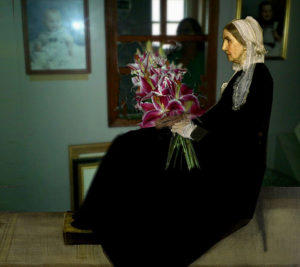 Whistler's Mother w Flowers.flickrCC.sammydavisdog